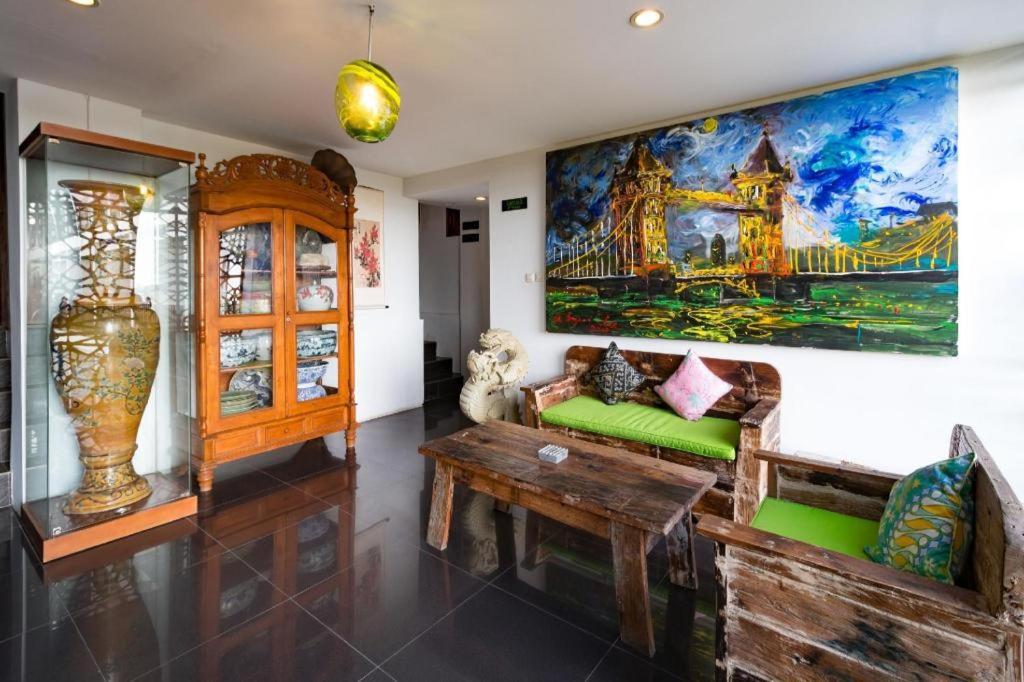 Hadi Poetra Hotel Кута Экстерьер фото