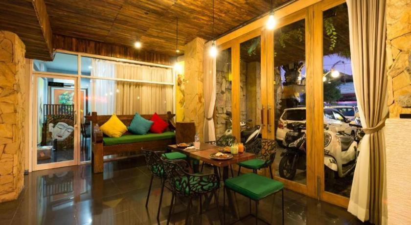 Hadi Poetra Hotel Кута Экстерьер фото