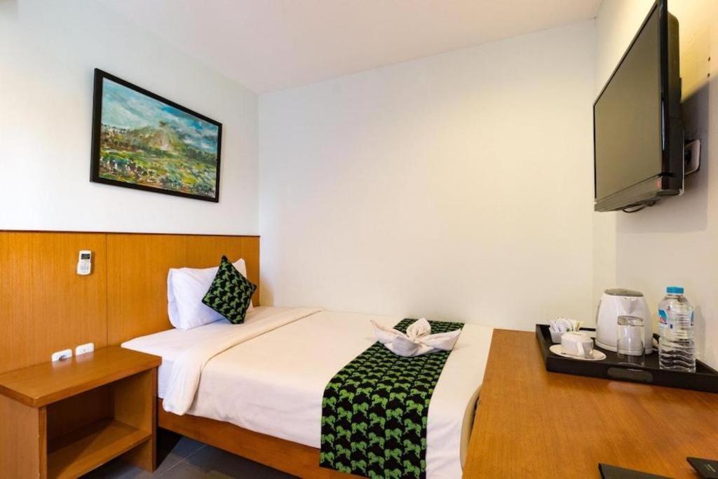 Hadi Poetra Hotel Кута Экстерьер фото