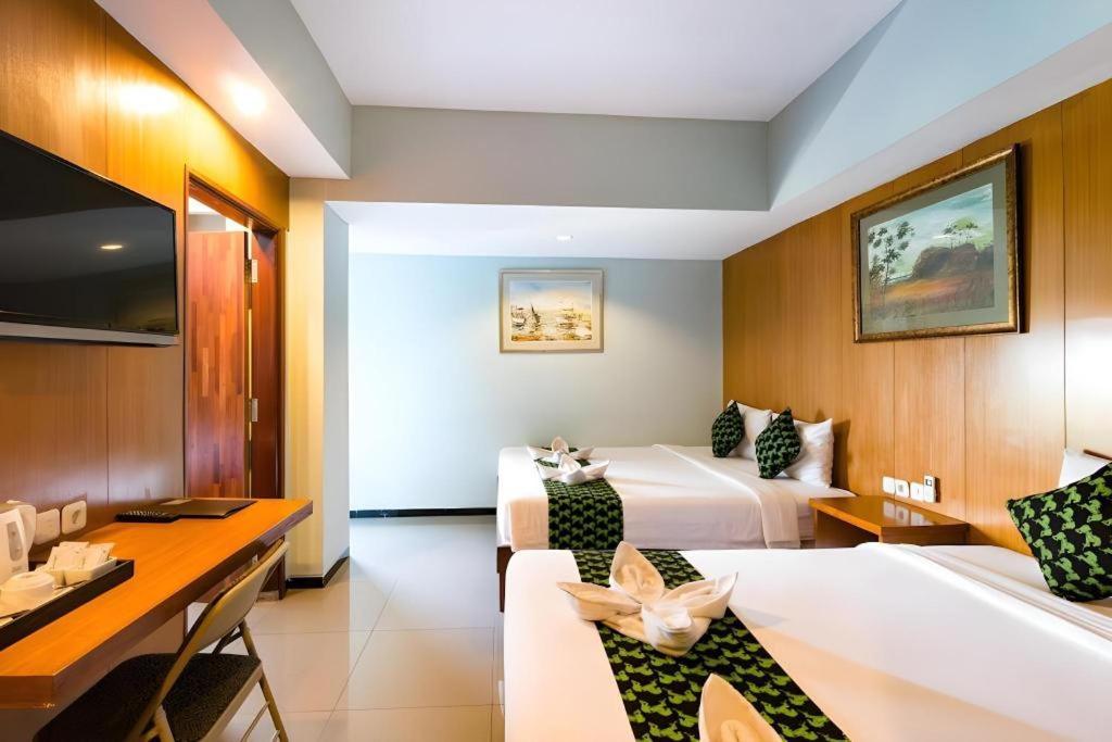 Hadi Poetra Hotel Кута Экстерьер фото
